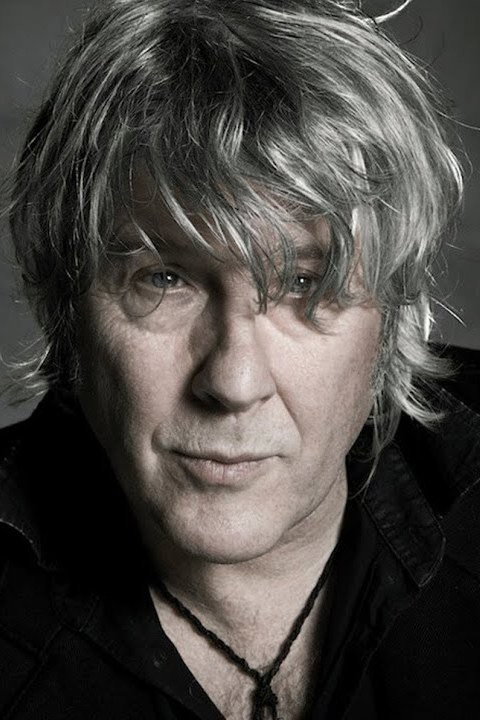 Arno as Peter De Wit / Lars Ericsson in Komma