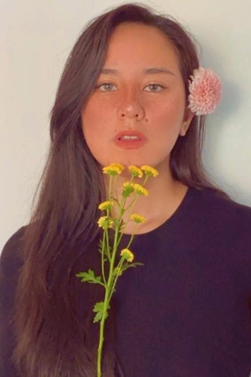 Selena Alesandra as Caca in Miemien Hantu Posesif
