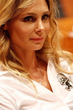 Annamaria Malipiero as Laura in Forse è solo mal di mare