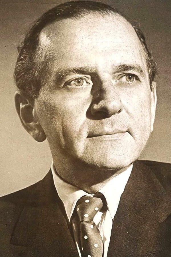 Martin Gabel as Chief of Police in The Power and the Glory