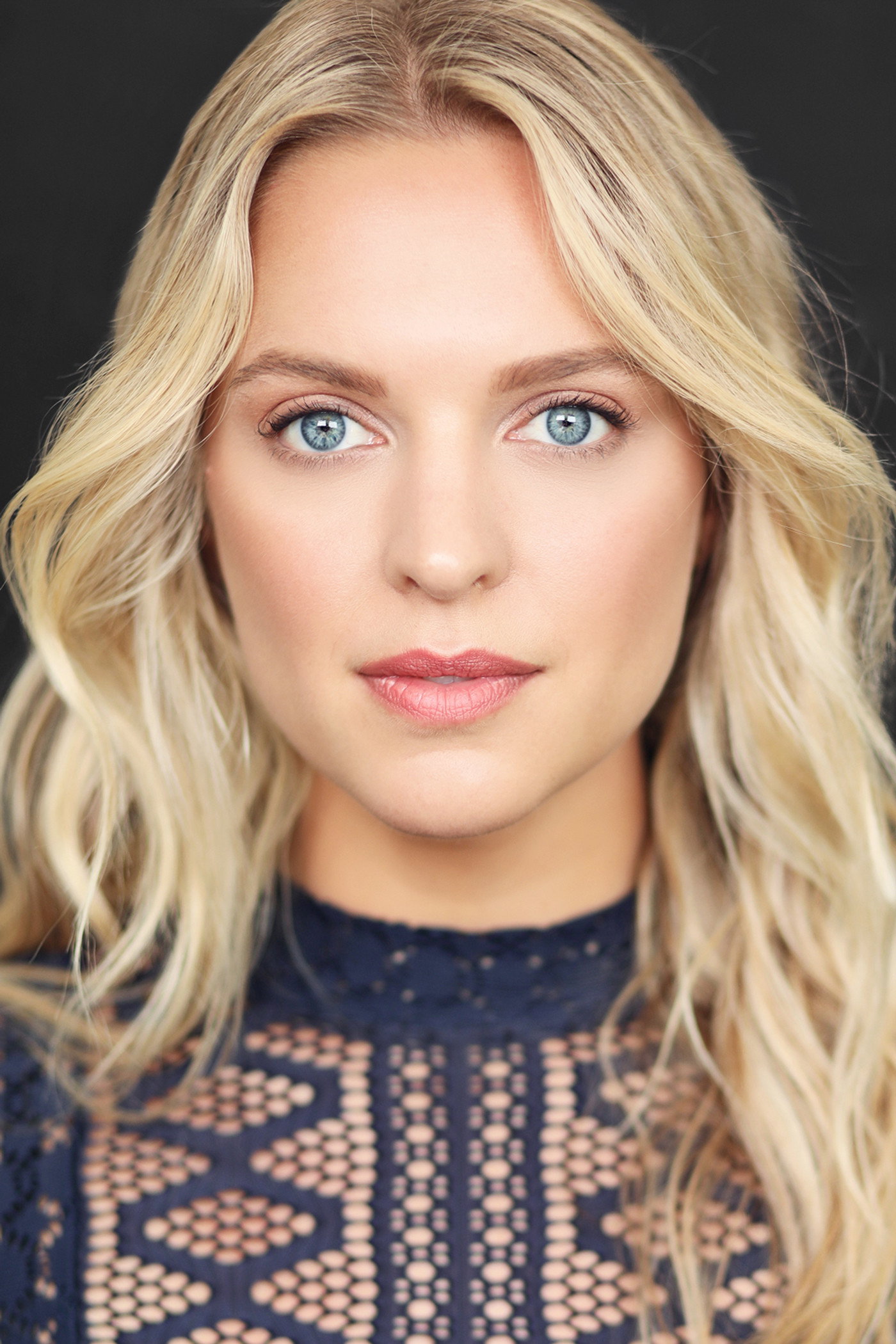 Jenna Michno as Maisie Jacobs in The Perfect Wedding Match