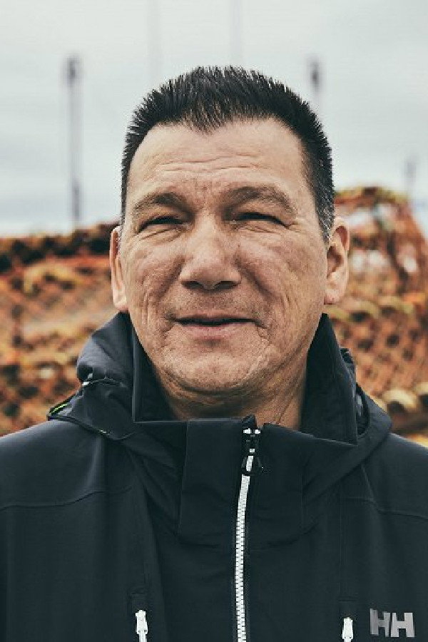 Mike Innu Papu Mckenzie as (uncredited) in Uasheshkun