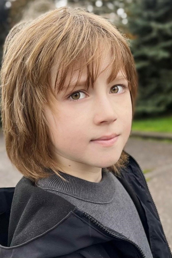Skye Little Wing Dimova-Saw as Max Dains in Samodiva