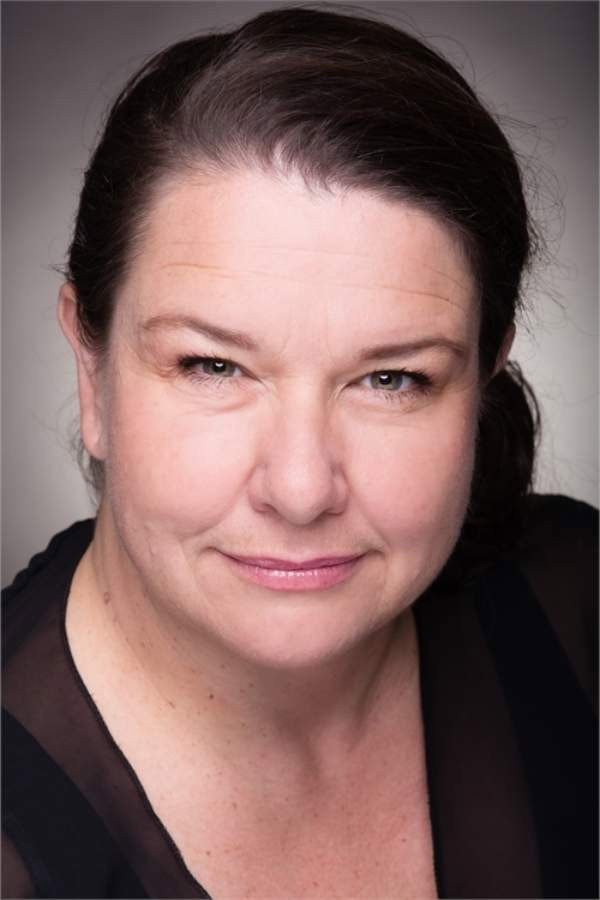 Bronwyn Bradley as Isla Simpkins in The Pact