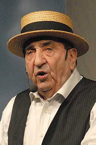 Giorgio Molino as Giovanni in Barbara