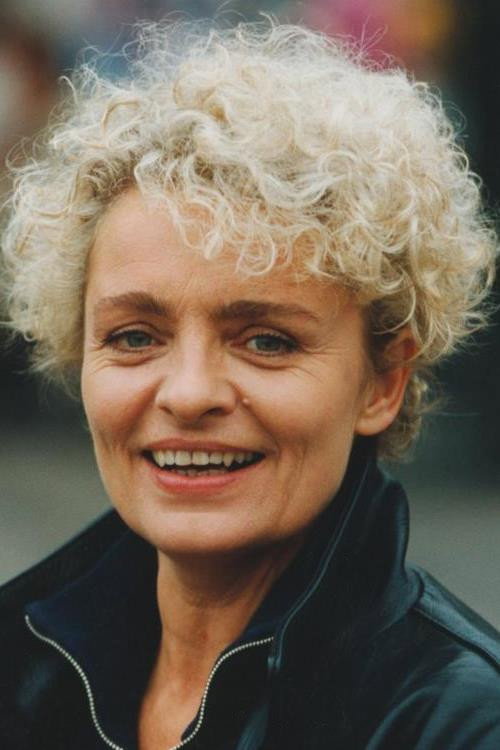 Lane Lind as Olivia, older in Den verden vi valgte