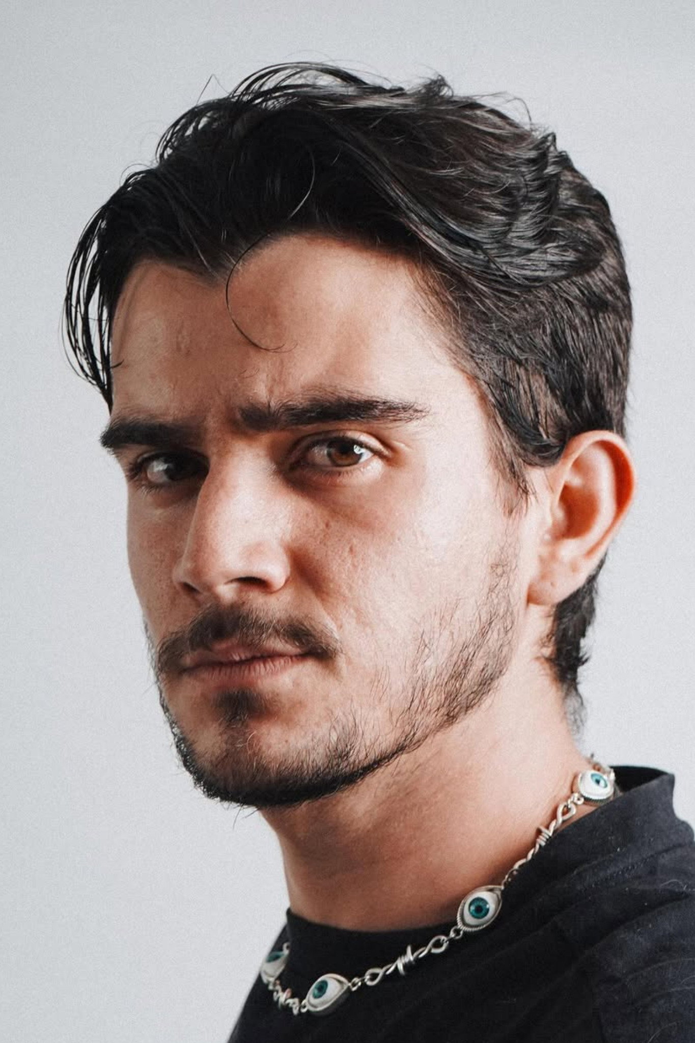 Mateo Osto as Juan Esteban Hurtado Henao in The Unbroken Voice