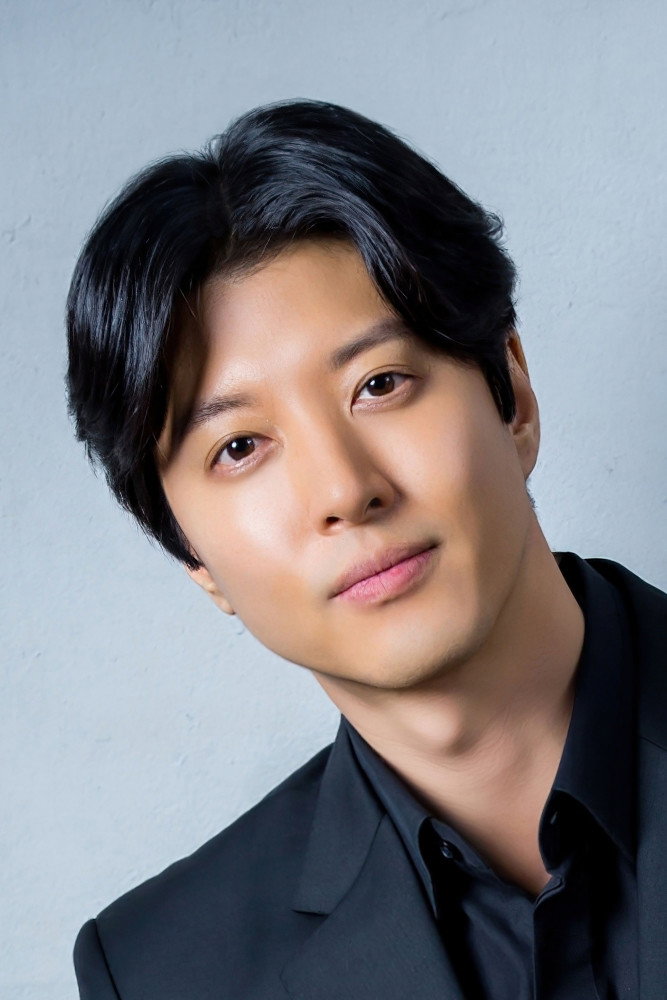 이동건 as Kim Do-Jin in Sketch