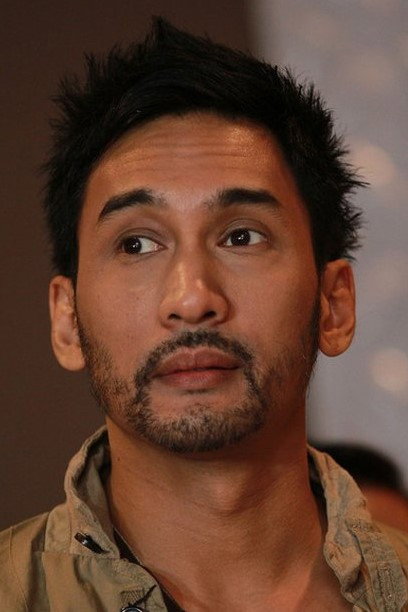 Restu Sinaga as Syahlevi Bachtiar (Levi) in Cinta Silver