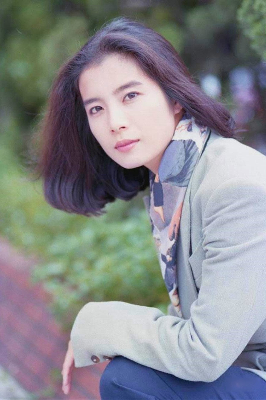 Yue Ling as 杜青青 in Green Green Grass By The River