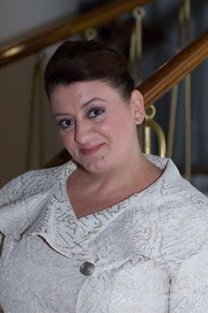 Μαρία Αντουλινάκη as Toula in Ιδιαιτέρα για Κλάματα