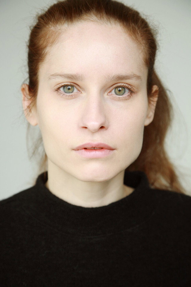 Lea Draeger as Helene in Midas oder die schwarze Leinwand