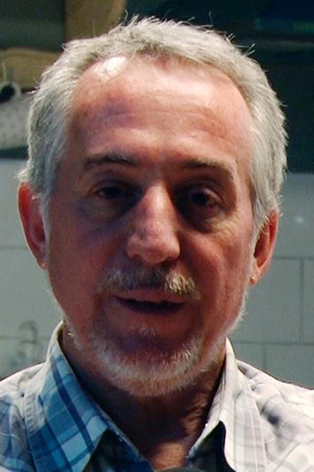 Gustavo Luppi as Tony Ramos in Rosa de lejos
