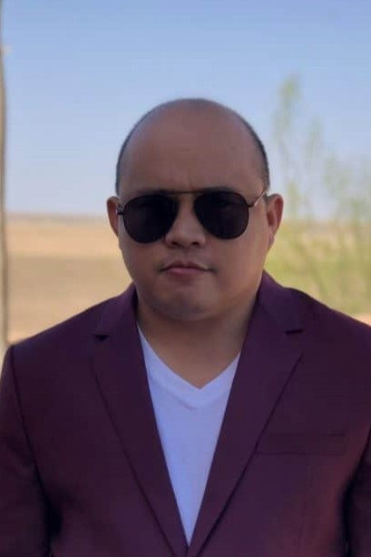 Jelson Bay as Mang Berting in Love You to the Stars and Back