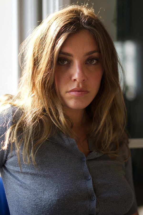 Laurie Pavy as Anaïs in MadS