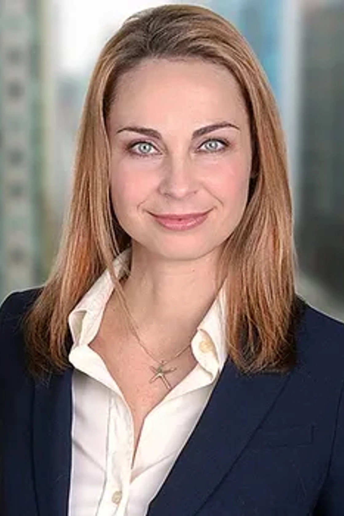 Diana Pavlovská as Marla in Love on Trend