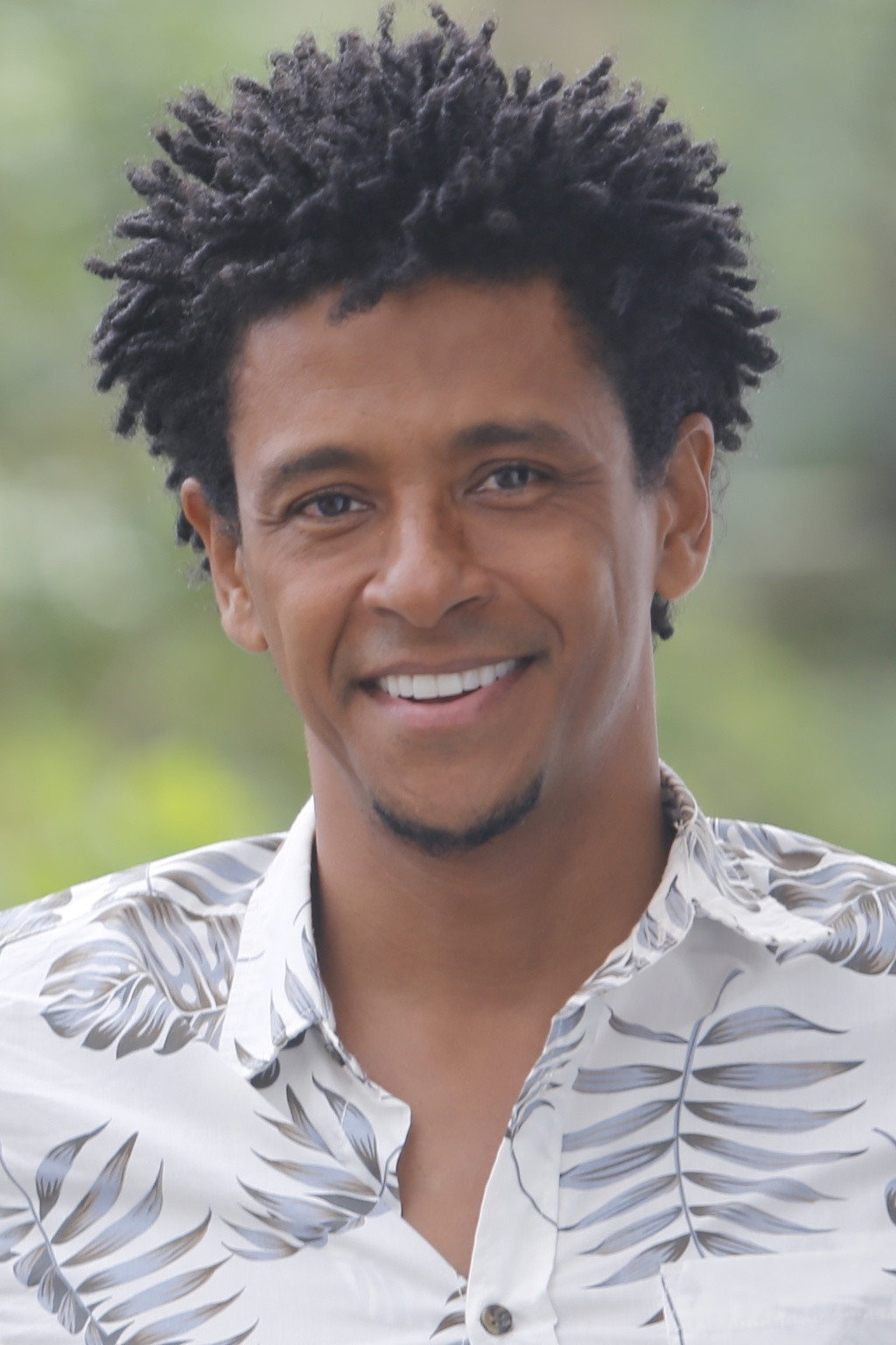 Aldri Anunciação as Arthur in A Bênção