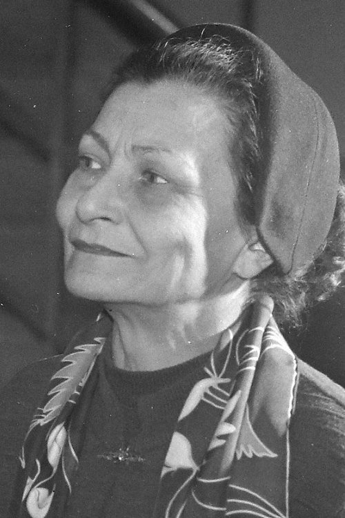 Viola Orbán as Piros anyja in Goose Boy