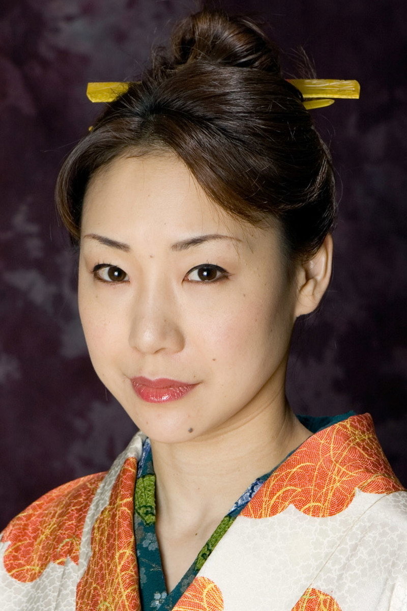 若林美保 as Noriko Tameike, doctor of medicine in Rape Zombie: Lust of the Dead