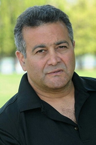 Garry Pastore as Peter in Men Lie