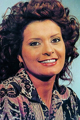 Jussara Freire as Graciosa de Souza in Estrela de Fogo