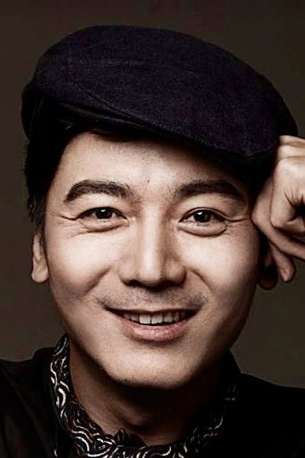 荣飞 as Jiang Peng in Croc Tsunami