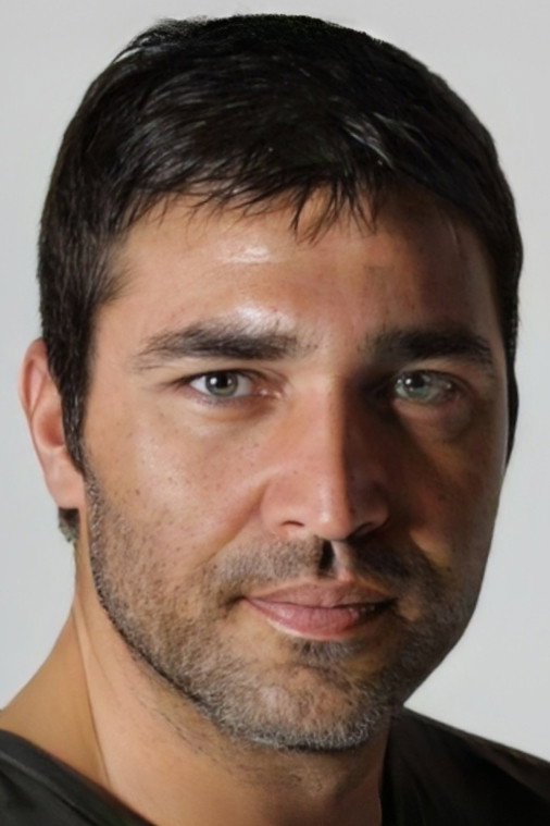 Mert Kılıç as Ökkeş in Gurbet Kadını