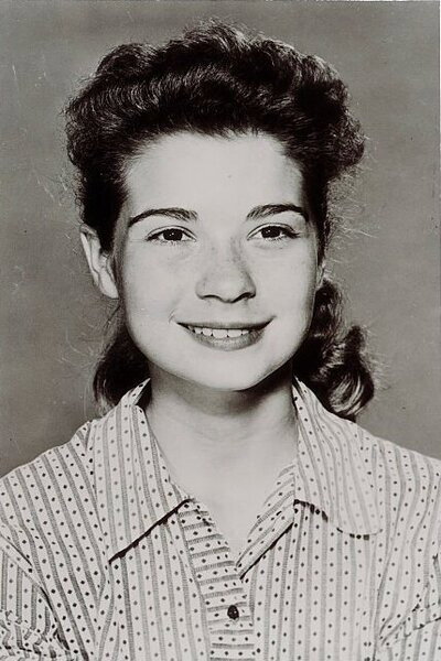 Lydia Reed as Hassie in The Real McCoys
