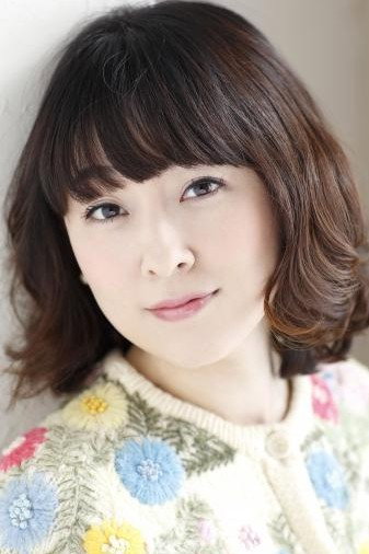高橋美佳子 as Rika Akiba (voice) in Looking Up at the Half-Moon