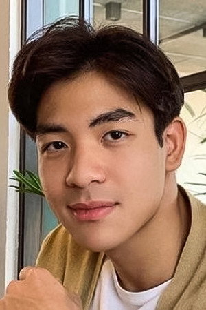 Tonkhao Chayuth Nitichakorn as Talayluang Rapheethada in The Successor