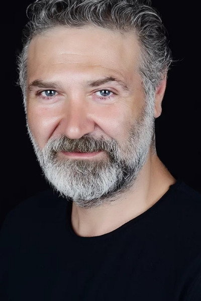 Burak Tamdoğan as Akbar in My Name is Farah