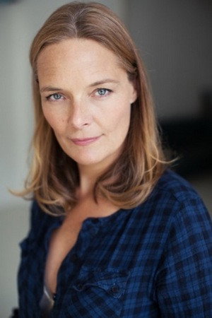 Marit Nissen as Eva in C'era un cinese in coma