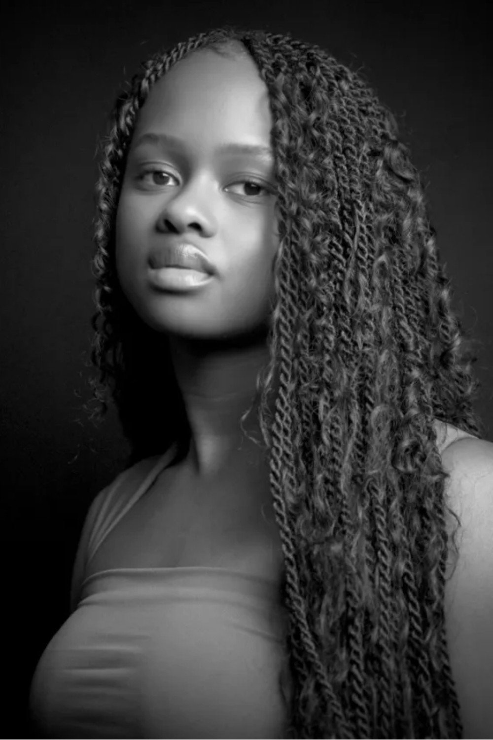 Ayana Cymone as Sue Anderson in Stranger Things: The First Shadow