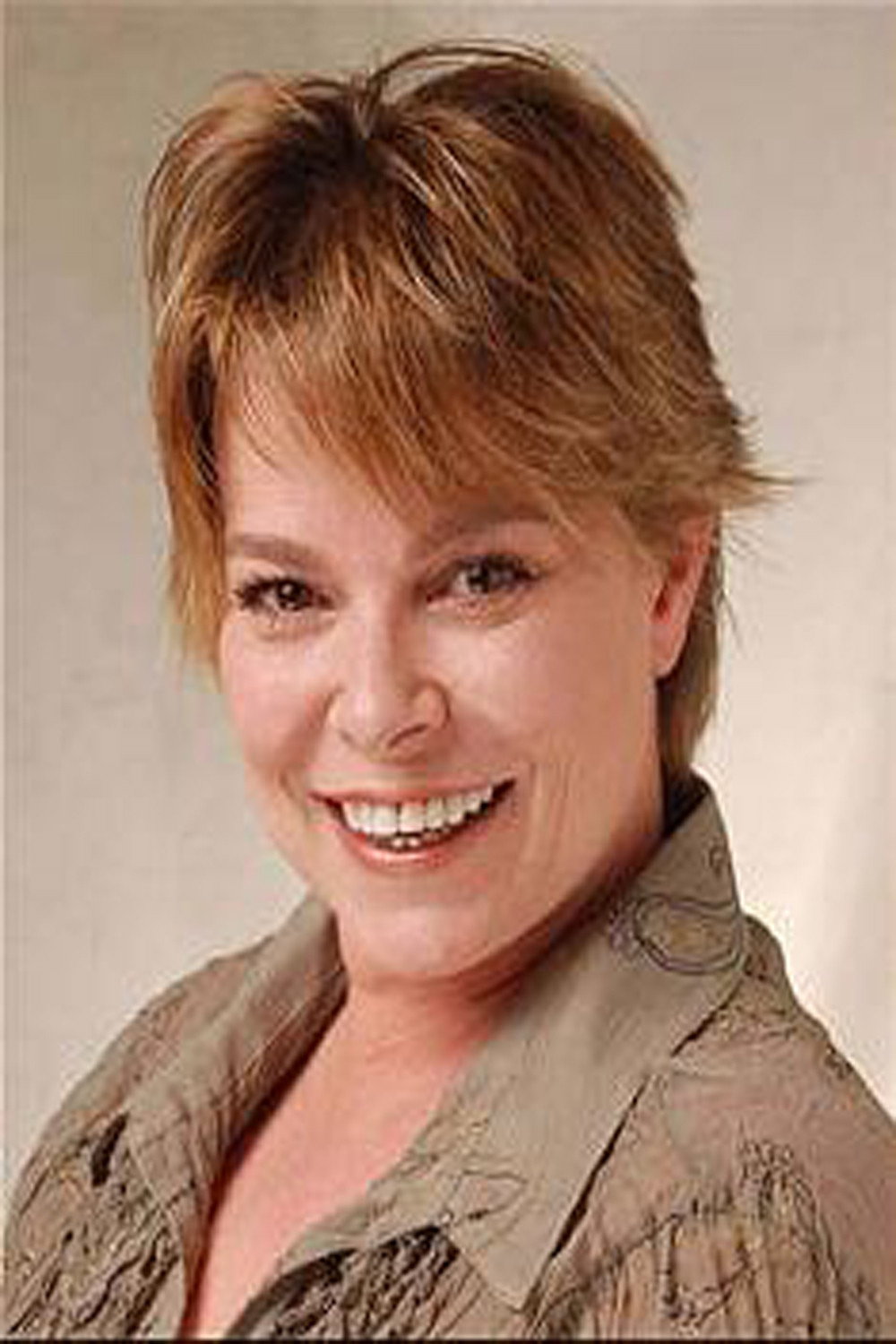 Kim Manning as Tania in Manos a la obra