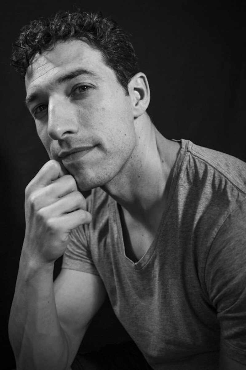 Jorge Roldán as Óscar in Inside Love