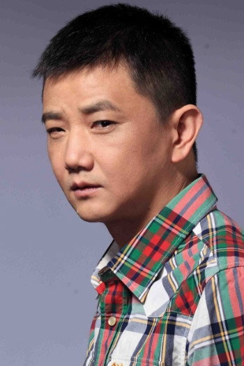 李楠 as Middle School Student in Black Snow