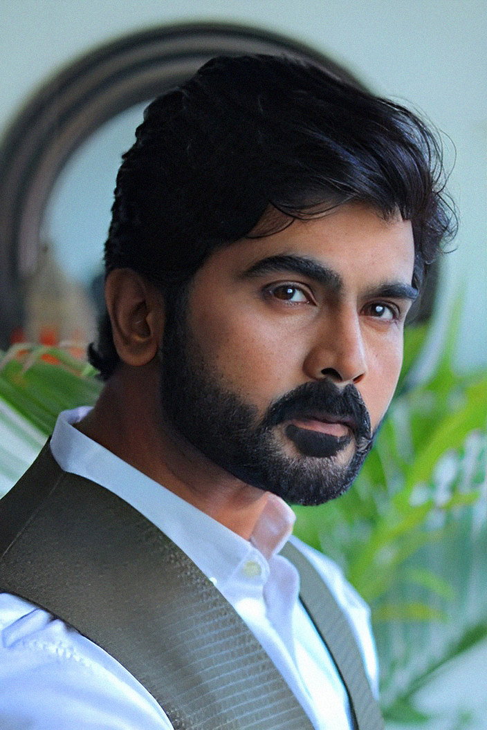 Ashok Kumar Balakrishnan as Vasanth in Therkathi Veeran