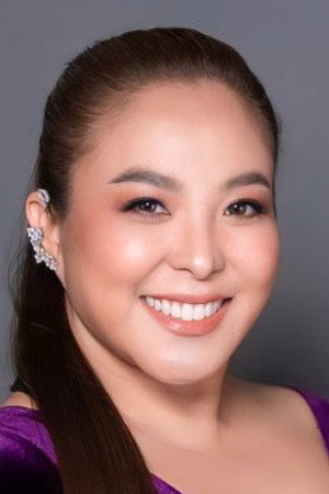 Warinda Damrongphol as Linda [Jek's wife] in Loneliness Society