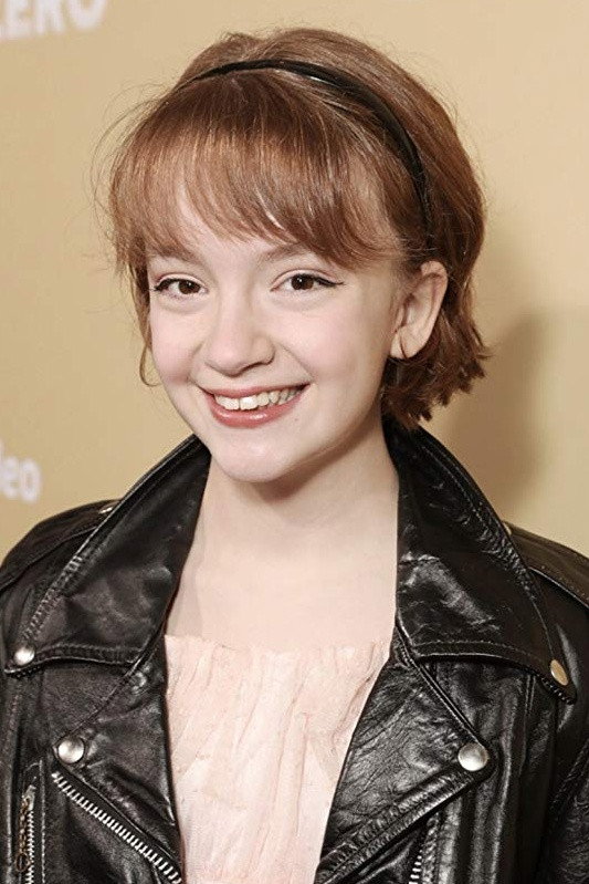 Bella Higginbotham as Beetle 2/Hat Caterpillar/Cricket in Du Iz Tak?