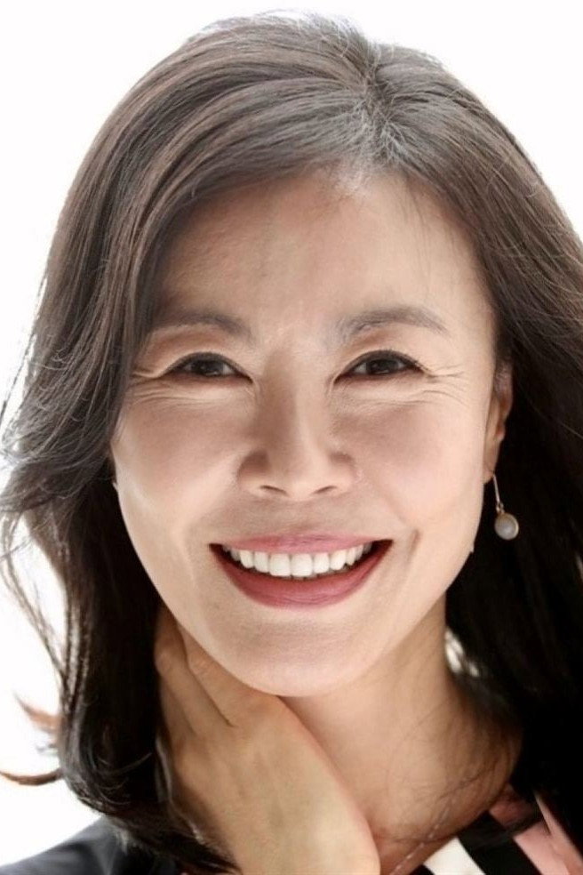 진희경 as Hyun Hye-jung in Poseidon