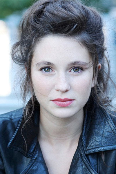 Pauline Cheviller as Véronique in The Children of Chance