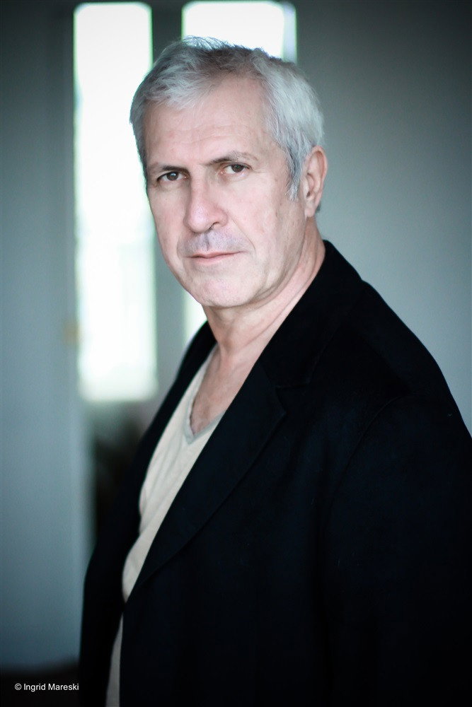 Christian François as Henri in Le Don