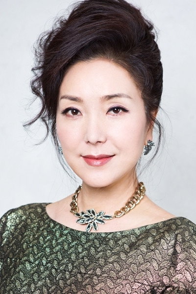 이휘향 as Jin Yoo Kyeong / Jin Hee Sook in Beginning of Happiness