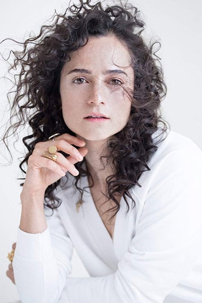 Damayanti Quintanar as Rosa in La muchacha que limpia