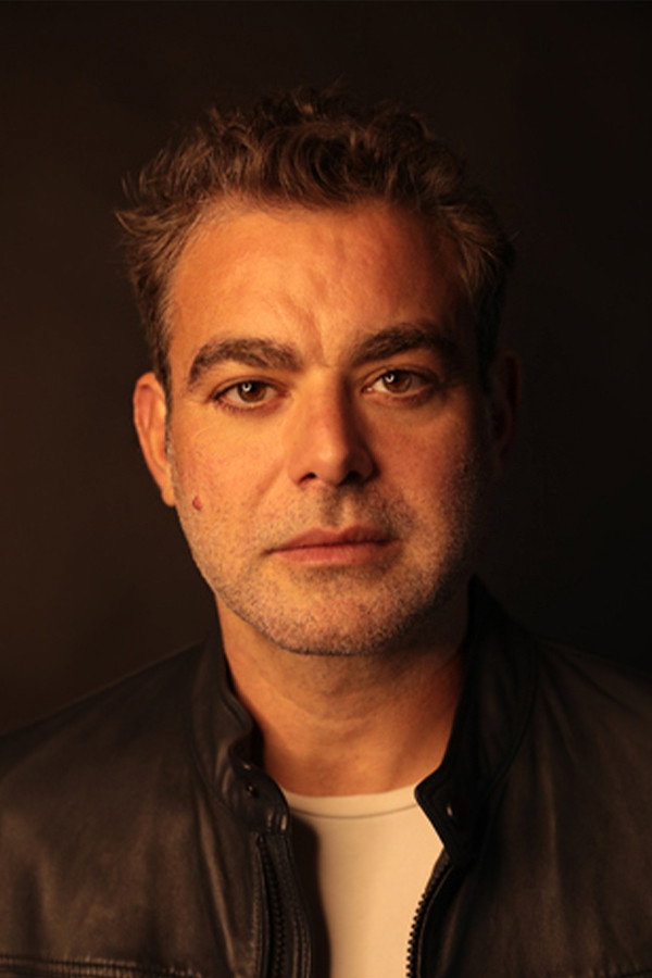 Murat Eken as Ahmet in Düşman Kardeşler
