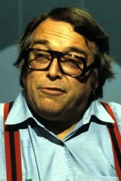 Jørgen Clevin as Jørgen Clevin in Tonny Toupé show