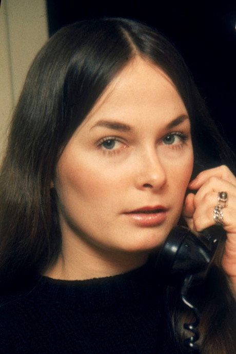 Tina Russell as Jill in Dark Dreams