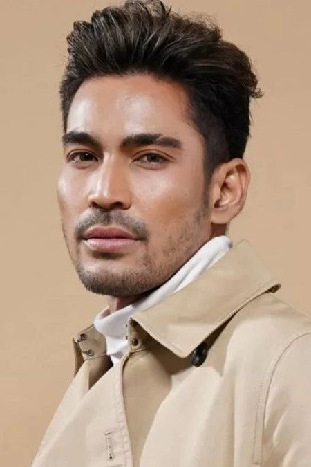 Robby Purba as Monang in How to Survive a Marriage?