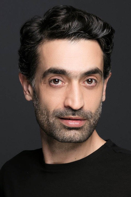 Diren Polatoğulları as Kral in Çakallarla Dans 7