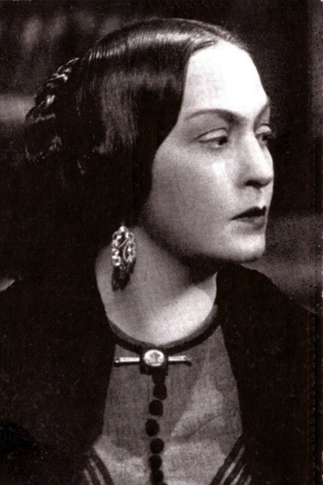 Olga Solbelli as Madre di Giulia in Tomorrow Is Another Day